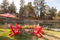 Riverfront Cottage Epic Walkable Location on River