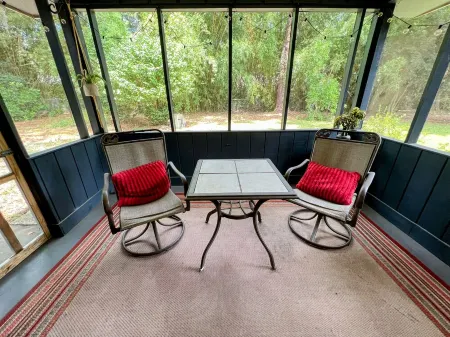 Paradise is waiting for you! Minutes away from St. Simons, Jekyll, Golf & FLETC!