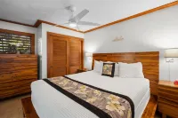 Remodeled Ground Floor Beach Condo with New A/C. KP #441, steps from the ocean! - 3 stjerner