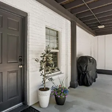 Stylish Downtown Cottage, Walk Everywhere