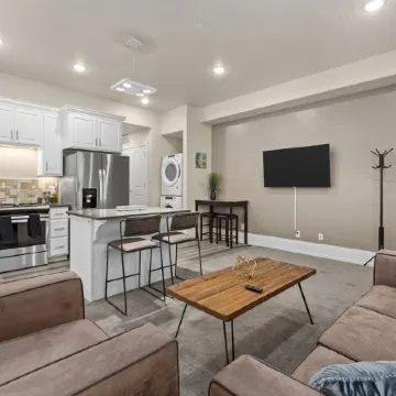 Work Here!! King Bed, 400+ Mbps WiFi, BYU