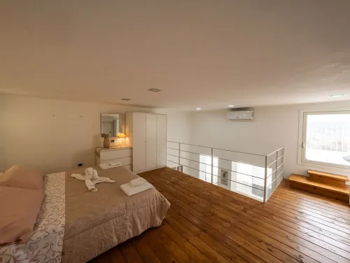 Apartment with free parking and sea view