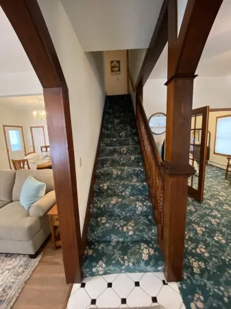 Betsy Ross,, Great Downtown,, Residence