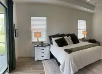 Modern Farmhouse-Inspired 3 Bed, 3 Bath Home - minutes from Ft. Myers airport فنادق في Gateway