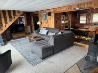 Beautiful lakefront Summer Lake House & Ski Cottage near Mt. Sunapee Hotel a Newbury