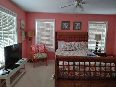Relaxing home with bay view and close to Rockport Beach. Hotels near Windway Studio-Gallery