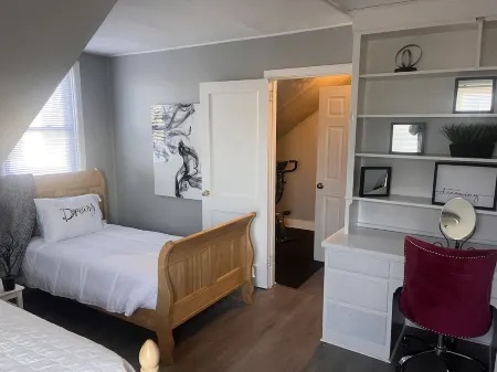 Cozy Warehouse Dist n Ewing twnshp! Отели в г. Юинг Тауншип