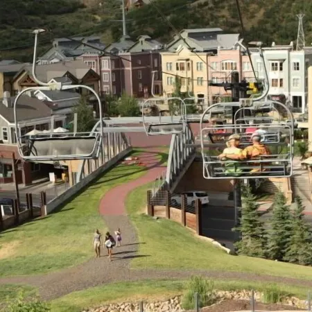 GREAT OLD TOWN LOCATION- SKI TO TOWN LIFT & STEPS TO MAIN ST!