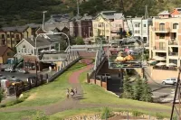 GREAT OLD TOWN LOCATION- SKI TO TOWN LIFT & STEPS TO MAIN ST!