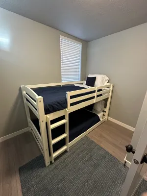 Ogden Oasis: 4b, 2 ba - 5 mins to WSU