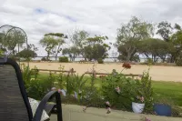 Lake Bonney Views - Cabin Retreat