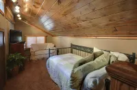 Lake Front, Pets, Theater, Dock, Swim-Fish-Boat,  Fire Pit, New Boat, Pickleball