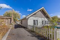 Downtown Townhouse w/Hot Tub, A/C & Sleeps 8! - Holiday bungalows