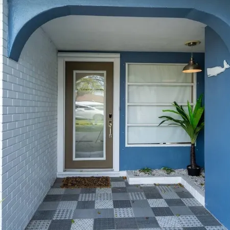 ☆Featured on HGTV☆ Heated Pool, SleepNumber Beds, Beach Cruisers
