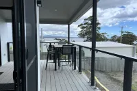 HORIZON at BINALONG BAY Have fun with the whole family at this new beach house.