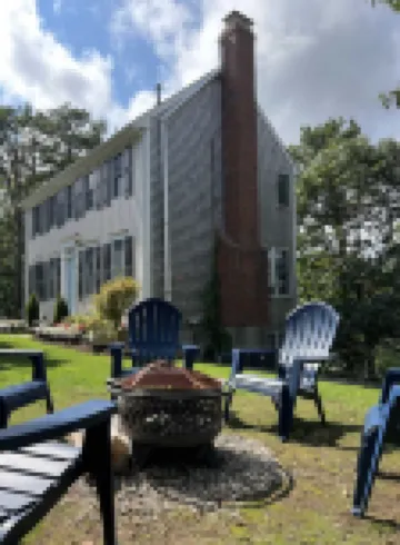 Private Beach on Pond, Linens Included, Kayak & Canoe. All Rooms w/ Pond Views!