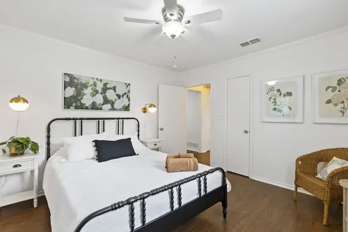 || McKinney Manor || Cottage in Historic Downtown McKinney