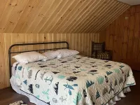 Leave it All Behind! 4-Season Sebago Lake Area, Kayak, Canoe & Fish, Pets Free! Hotels in Casco