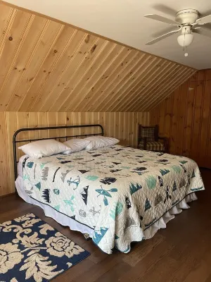 Leave it All Behind! 4-Season Sebago Lake Area, Kayak, Canoe & Fish, Pets Free! Hotels in Casco