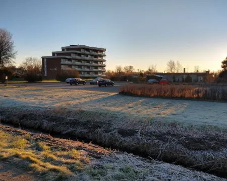 Bungalow 58 sqm, 300 m from the beach and subtropical bathing paradise, WLAN โรงแรมในTossens