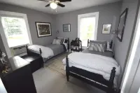 3BR Newly Renovated House in the heart of Sturgeon Bay Hotels near Door County Yoga