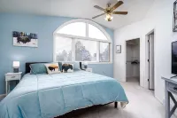 Unique Triangle Shaped Home with 2 Master Suites on Separate Floors. - Homestays