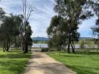 Maddens Cottage - Relax in the heart of the Yarra Valley wine district. Hotels in Coldstream