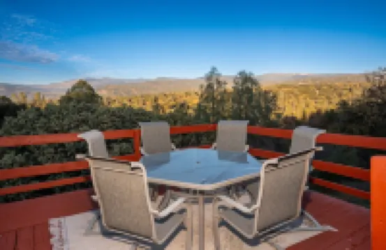New!! Majestic Views, Pool, Sleeps 20+, 2 Mstr BR, close DT Yosemite, Bass Lake