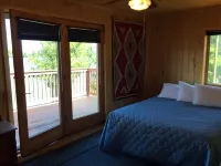 Waterfront 2 Br Cottage In Copper Harbor With Private Dock