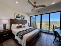 New 4Bd, 4BA, Sleeps 13, Close to Ski Lifts, Sauna, Mtn Views