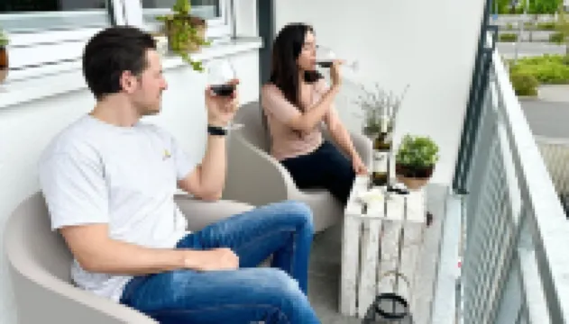 Modern, Zentrumsnah mit Parkplatz und Balkon