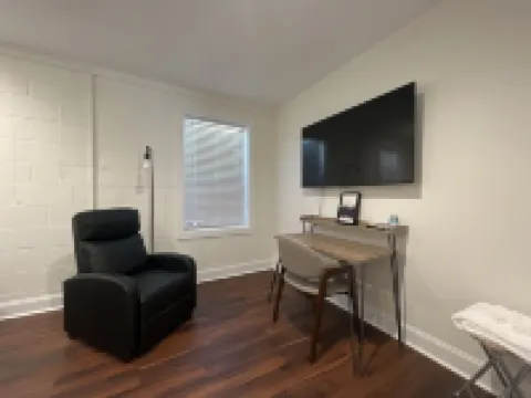 1BR Near DT & Mountain Goat Cafe