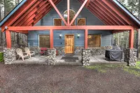Cozy Detroit Cabin