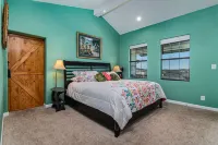 Peace of Heaven overlooking Lake Taney Como and Pointe Royale Golf course