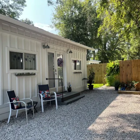 Convenient Cozy Fairhope Guest Cottage