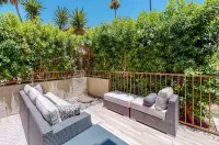 Indian Wells Chic Villa with fire pit, patio, kitchen, pool, and majestic views