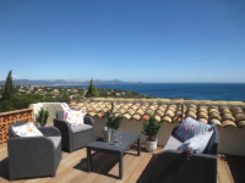 Luxury villa, heated pool, panoramic sea view, air conditionin