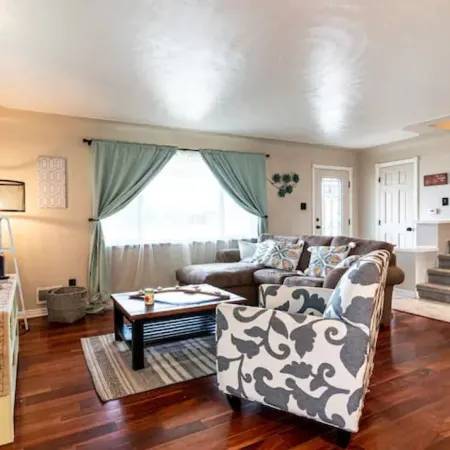 Near Olde Town Arvada - Golden - Red Rocks - Pet Friendly