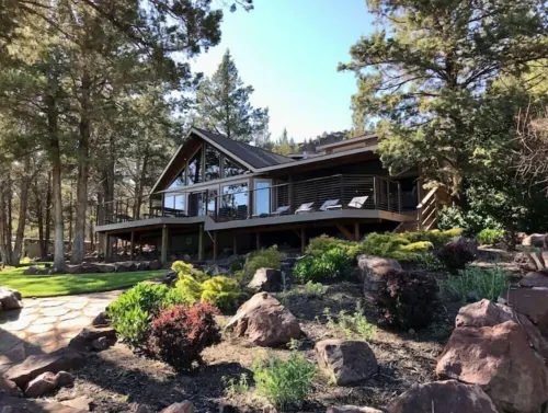 Lake Front House with Amazing View Near Bend Oregon