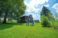 "Little House" a sweet cabin near Montpelier & Maple Corner, Calais, Vermont
