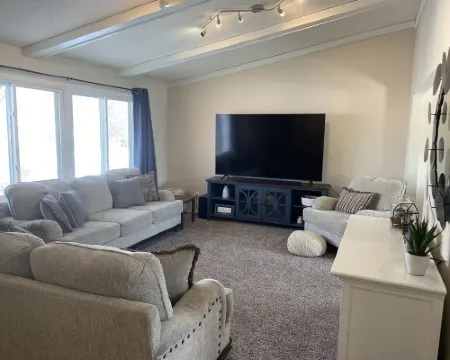 Full Fun House near the Twin Cities and the Blaine Soccer Complex! Hotels in Blaine
