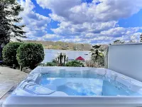 Modern Lakefront Oasis - Private Pool & Salt Water HotTub with Beautiful Sunsets