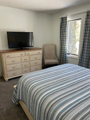 Cozy Mt Snow 3 story Townhome with Views located in Timber Creek!