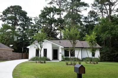 CASA ZEN - Tranquil, Cozy, 10 minutes from the Woodlands! Hotels near Spring Creek