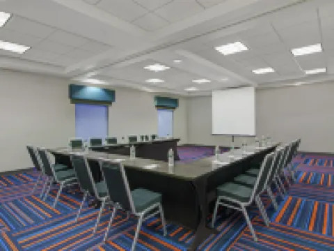 ハンプトン イン & スイーツ シラキュース デウィット シラキュースのホテル