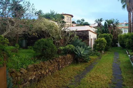 On the Finca Seguro with a stunning sea view far from tourism