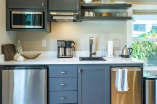 Courtside Cottage - WalkScore 93 - Dog Friendly