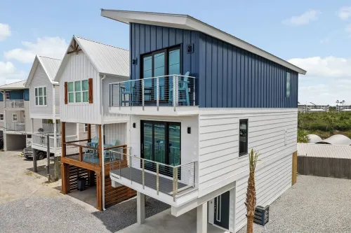 Sandy Anchor-New Modern Home, weekly discount. Boat Slip, Great Views