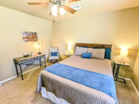 Star Valley cozy log cabin close to the Chickasaw National and Turner Falls Park Hotels in Murray County