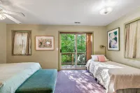 The Dogwood Suite at Tudor House Vacation Rentals - Balcony